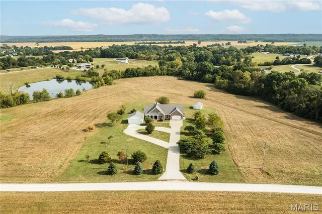 $590,000 | 5310 Tebbetts View Drive, Tebbetts, MO 65080