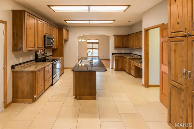 $590,000 | 5310 Tebbetts View Drive, Tebbetts, MO 65080