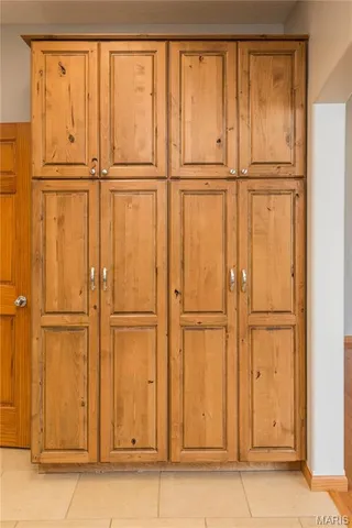 $590,000 | 5310 Tebbetts View Drive, Tebbetts, MO 65080