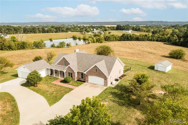 $590,000 | 5310 Tebbetts View Drive, Tebbetts, MO 65080