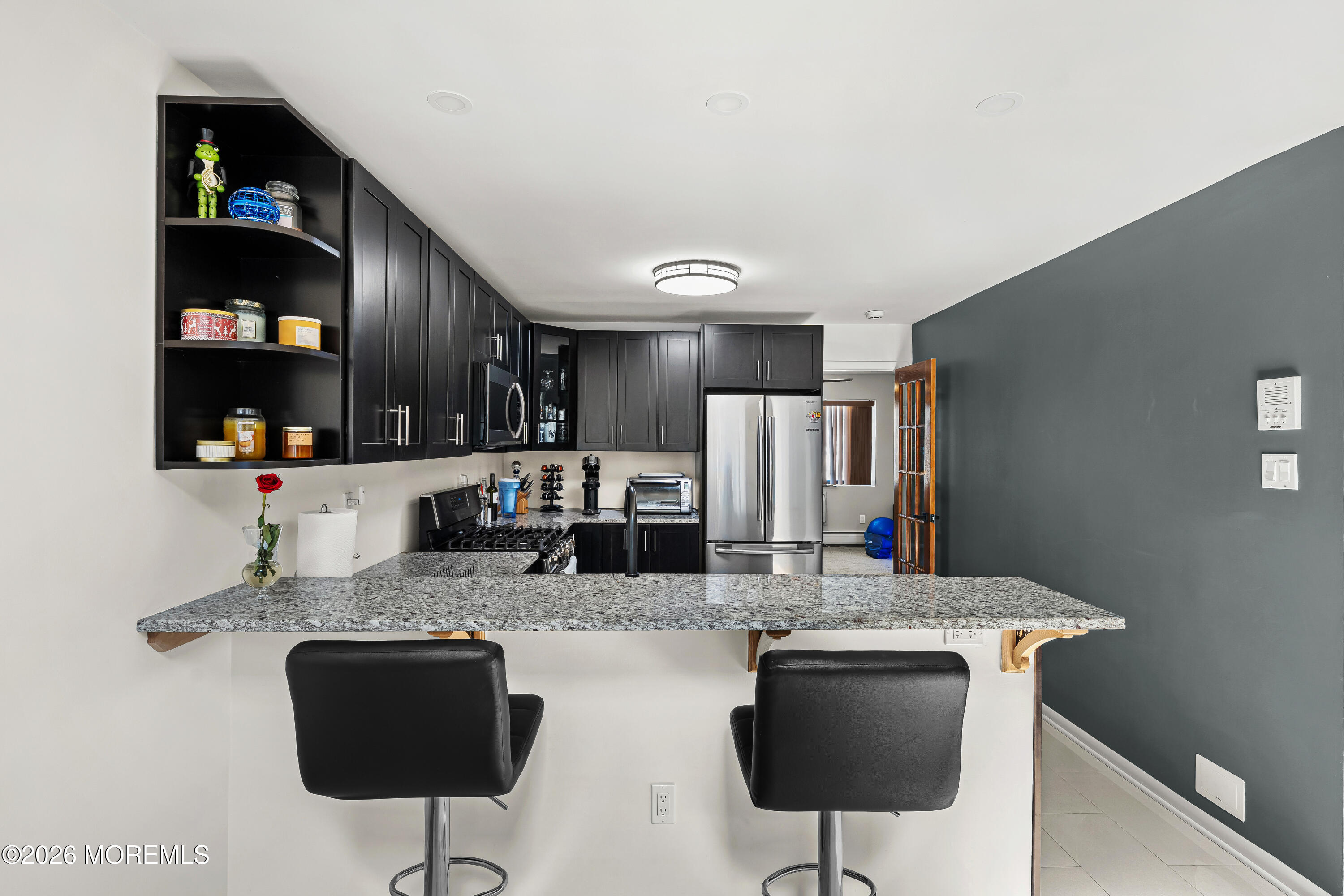 806 West Ridge Mews, Unit 806 Wood-Ridge, NJ 07075 - Photo 12 of 29 806 W Ridge Mews Woodridge - Photos (Rev