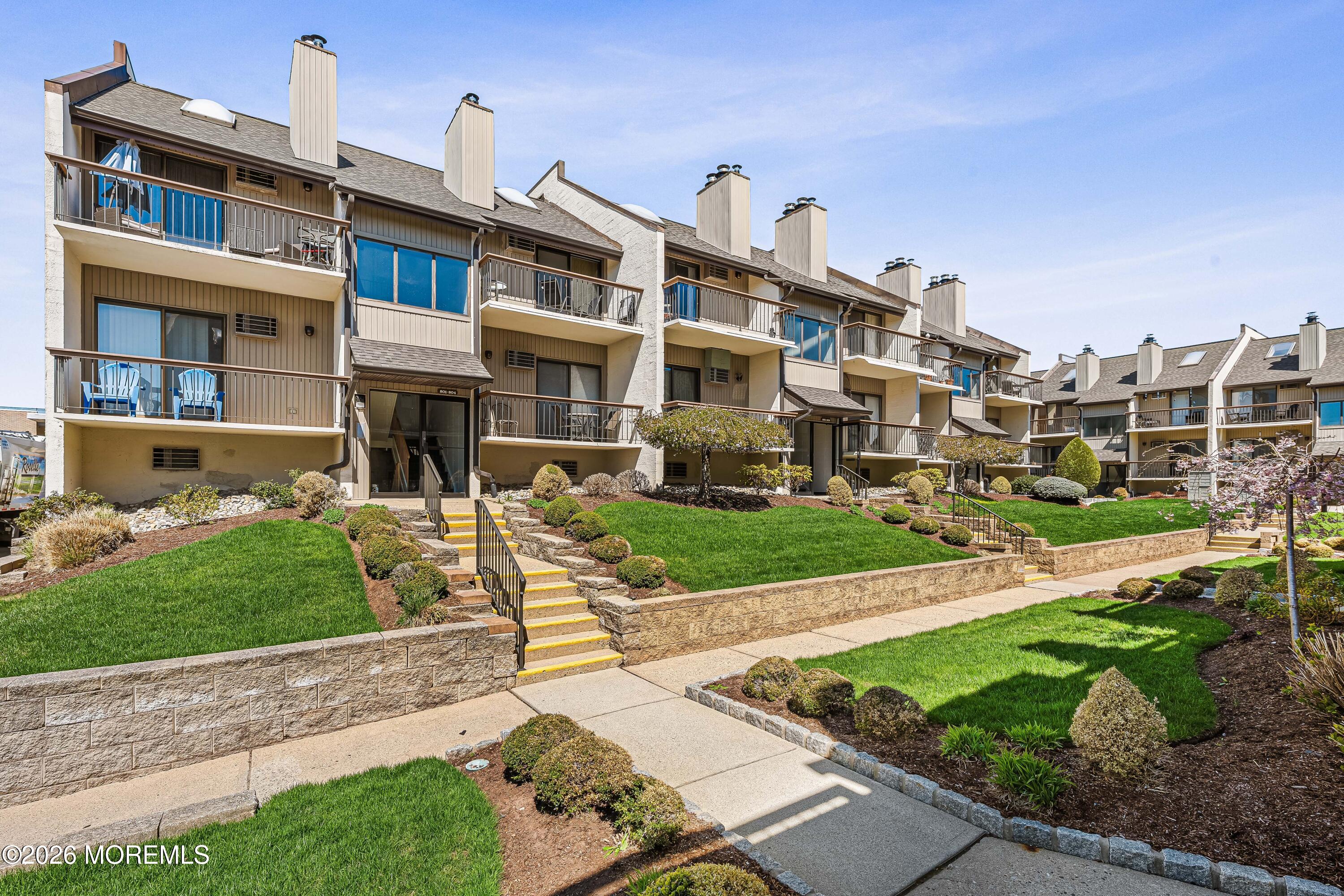 806 West Ridge Mews, Unit 806 Wood-Ridge, NJ 07075 - Photo 2 of 29 806 W Ridge Mews Woodridge - Exteriors-5