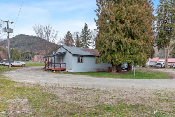 $650,000 | 517 Stephen Street, Clark Fork, ID 83811