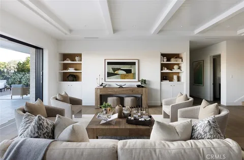 $12,995,000 | 702 St James Place, Newport Beach, CA 92663