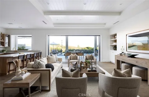 $12,995,000 | 702 St James Place, Newport Beach, CA 92663