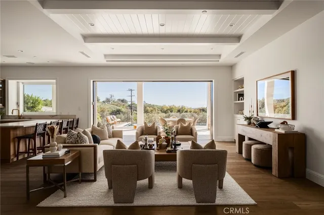 $12,995,000 | 702 St James Place, Newport Beach, CA 92663