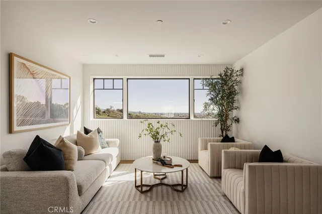 $12,995,000 | 702 St James Place, Newport Beach, CA 92663