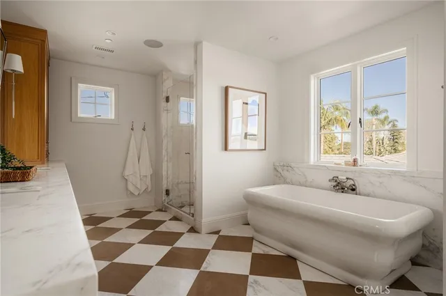 $12,995,000 | 702 St James Place, Newport Beach, CA 92663