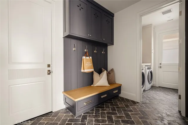 $12,995,000 | 702 St James Place, Newport Beach, CA 92663