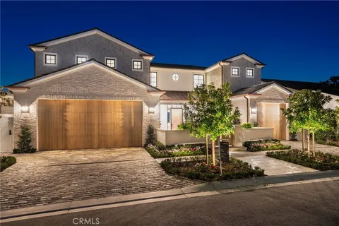 a house view with a outdoor space