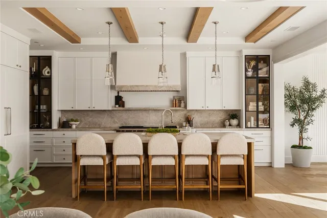 $12,995,000 | 702 St James Place, Newport Beach, CA 92663