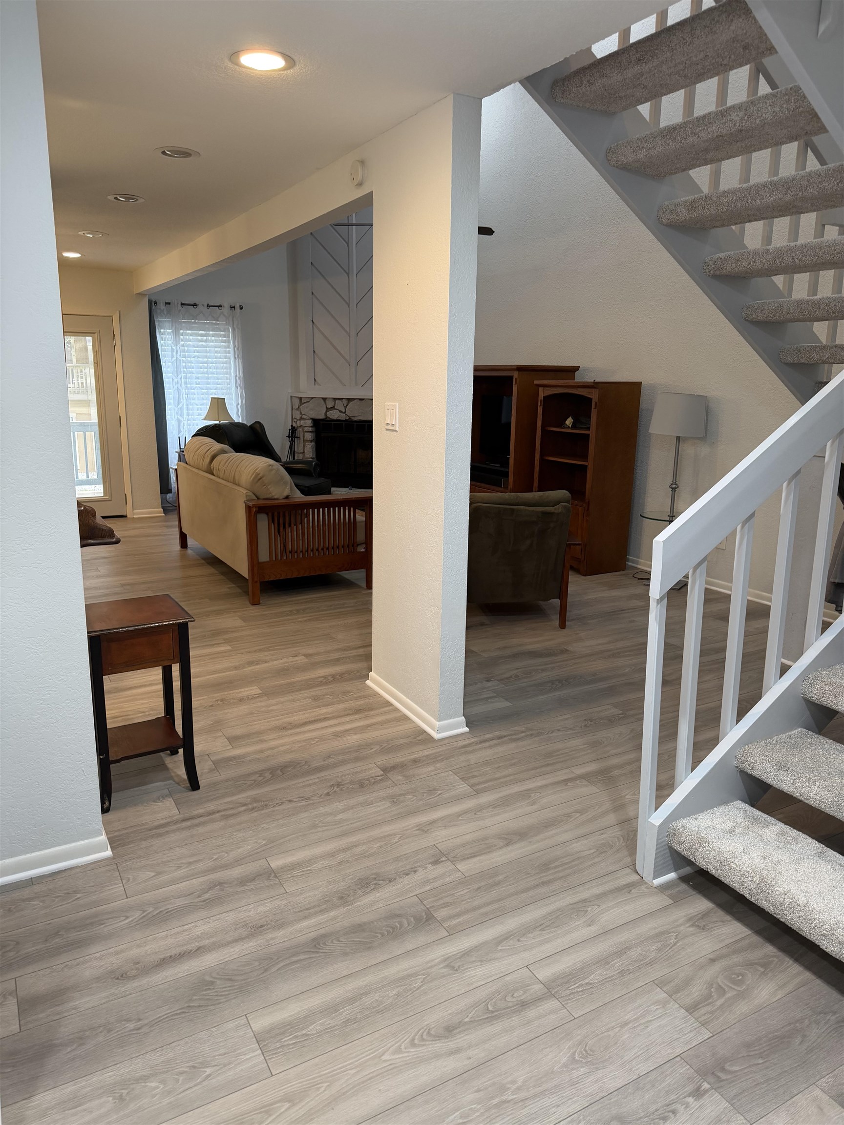 307 Crestview Horseshoe Bay, TX 78657 - Photo 5 of 24 a view of livingroom with furniture and workspace