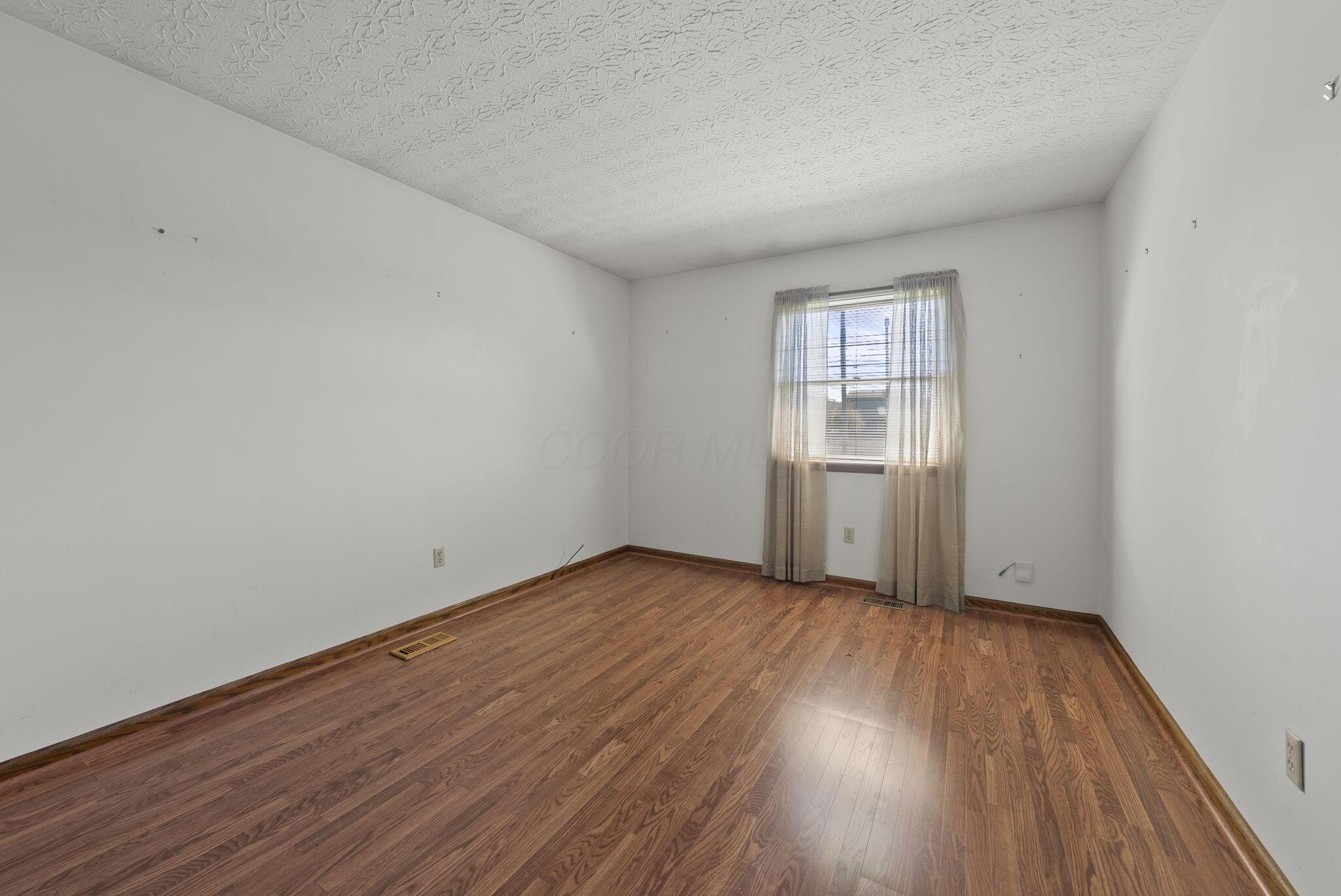520 Rathmell Road Lockbourne, OH 43137 - Photo 22 of 42 Second Bedroom