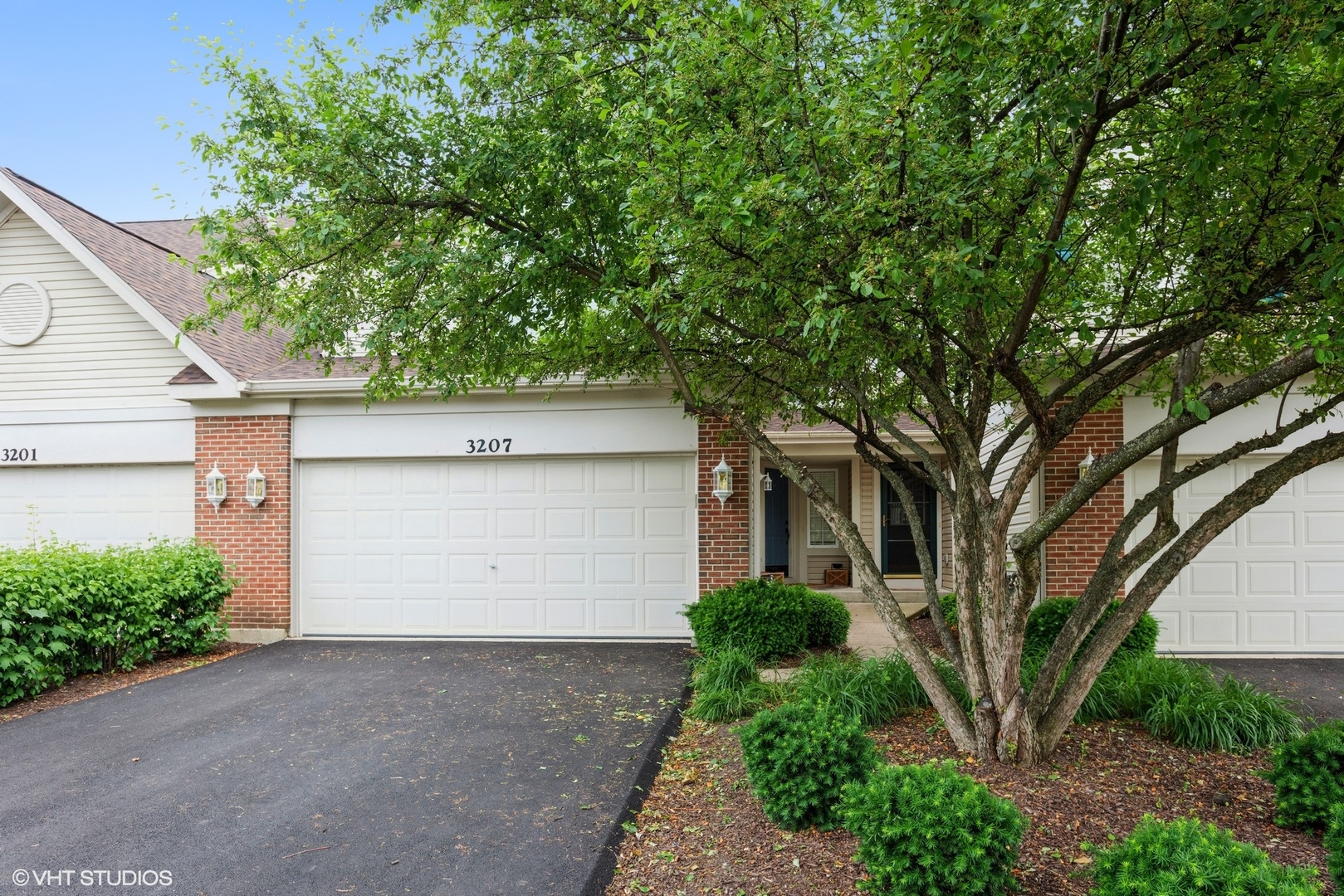 3207 Raphael Court St. Charles, IL 60175 - Photo 1 of 10