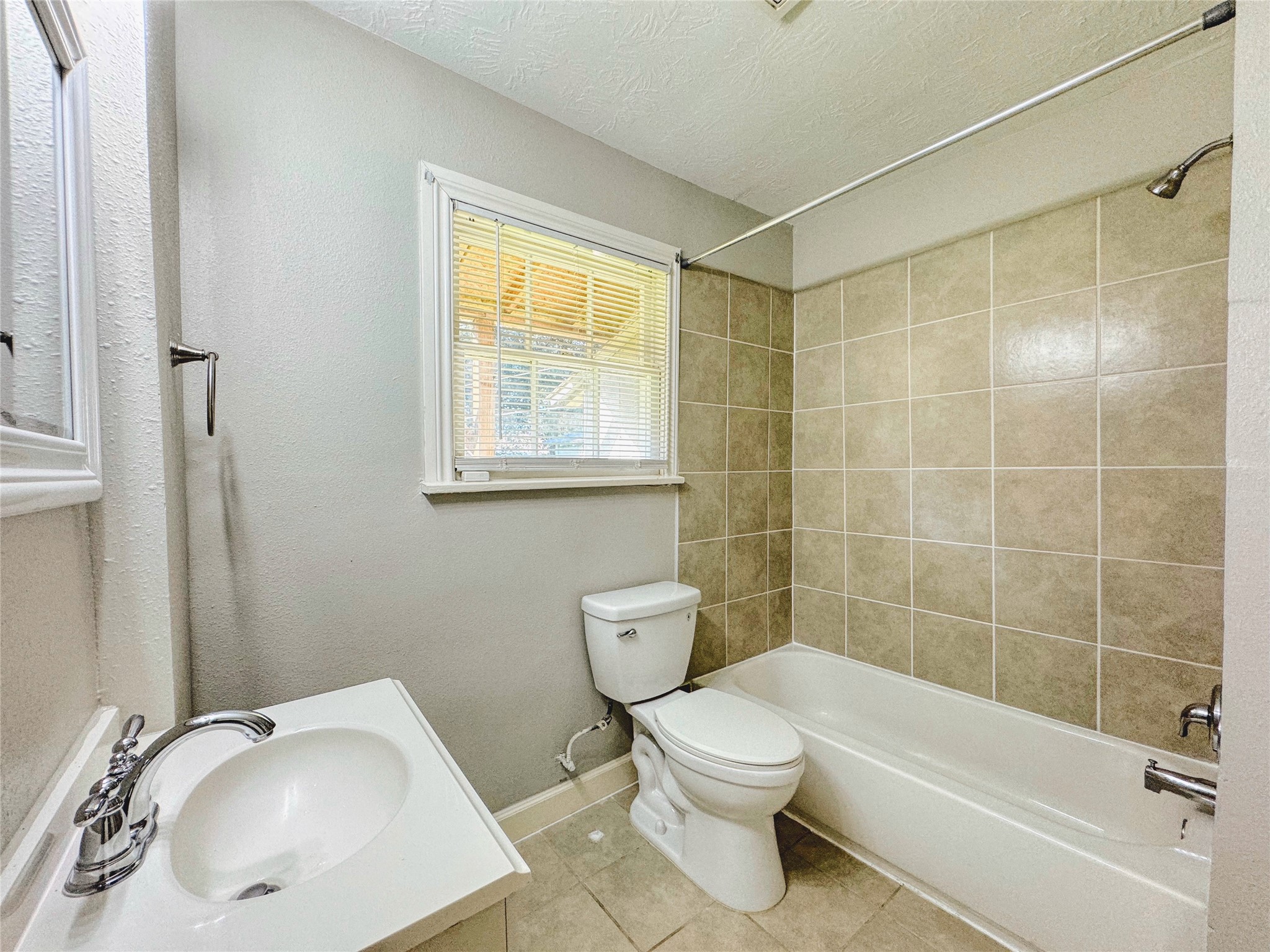 6714 Dillon Street Houston, TX 77061 - Photo 13 of 20