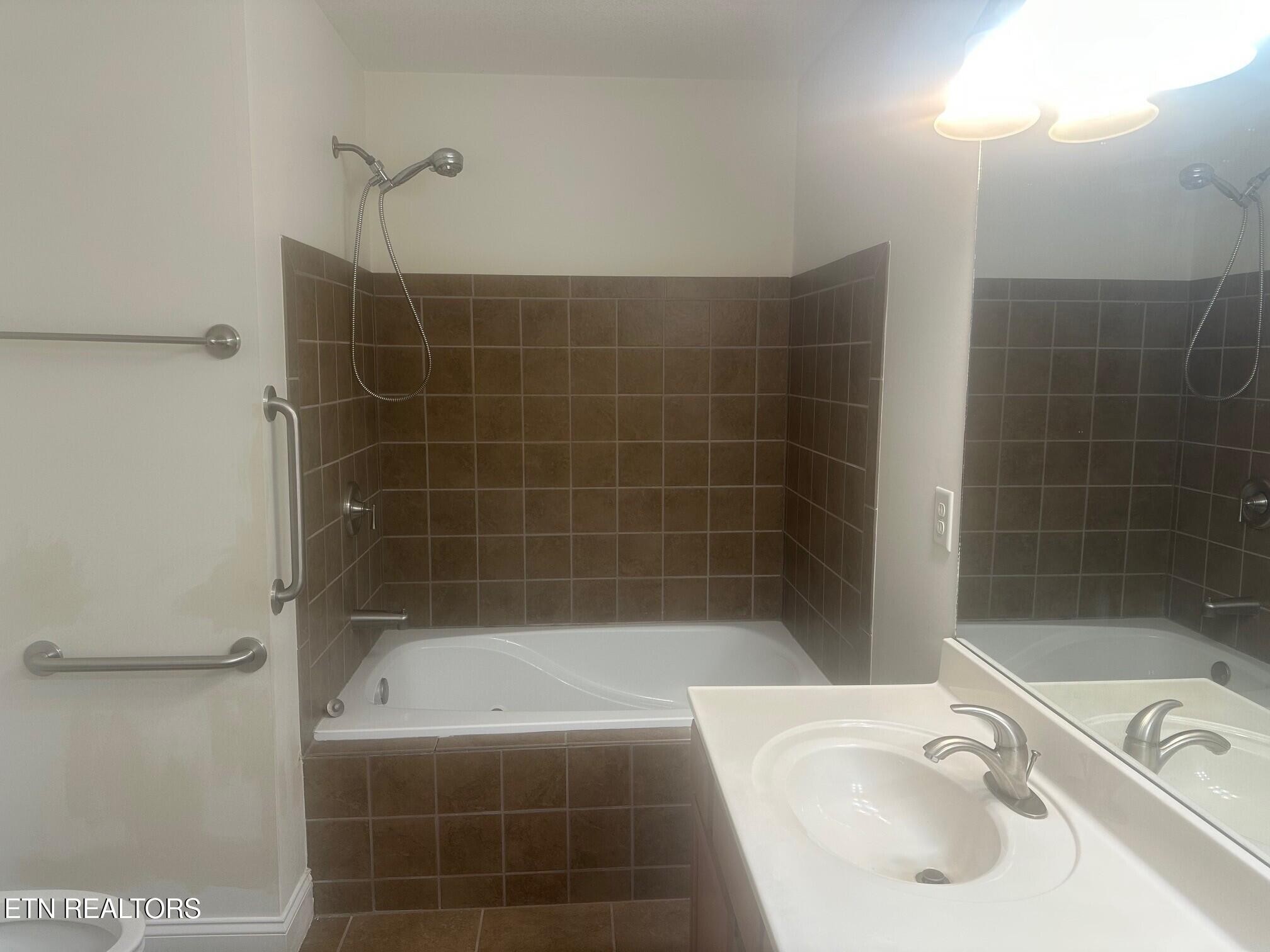 3536 Boulder Point Lane Powell, TN 37849 - Photo 8 of 21 Gallery Image 8
