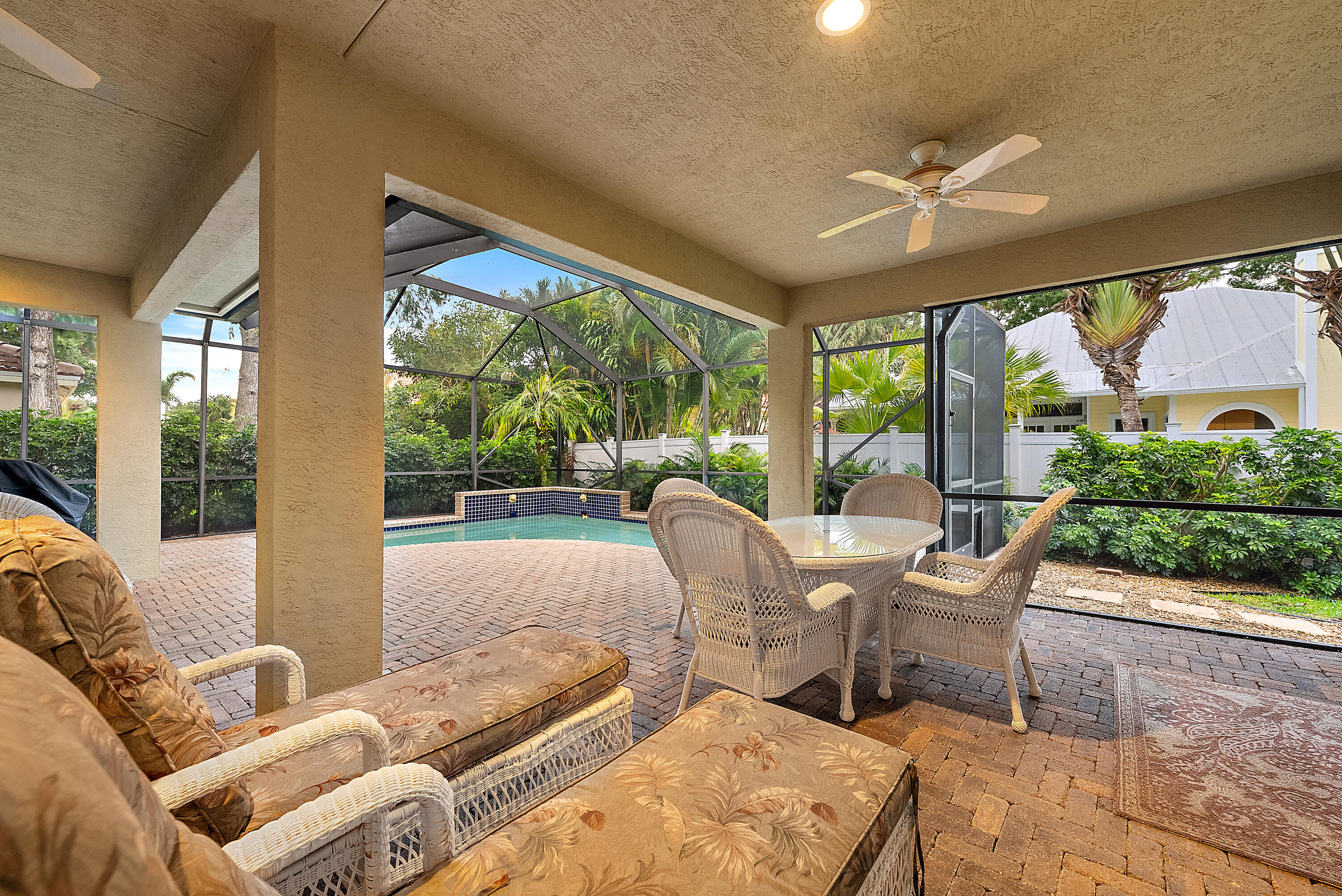 18974 Southeast Jupiter River Drive Jupiter, FL 33458 - Photo 27 of 40 18974 SE Jupiter River Dr-30