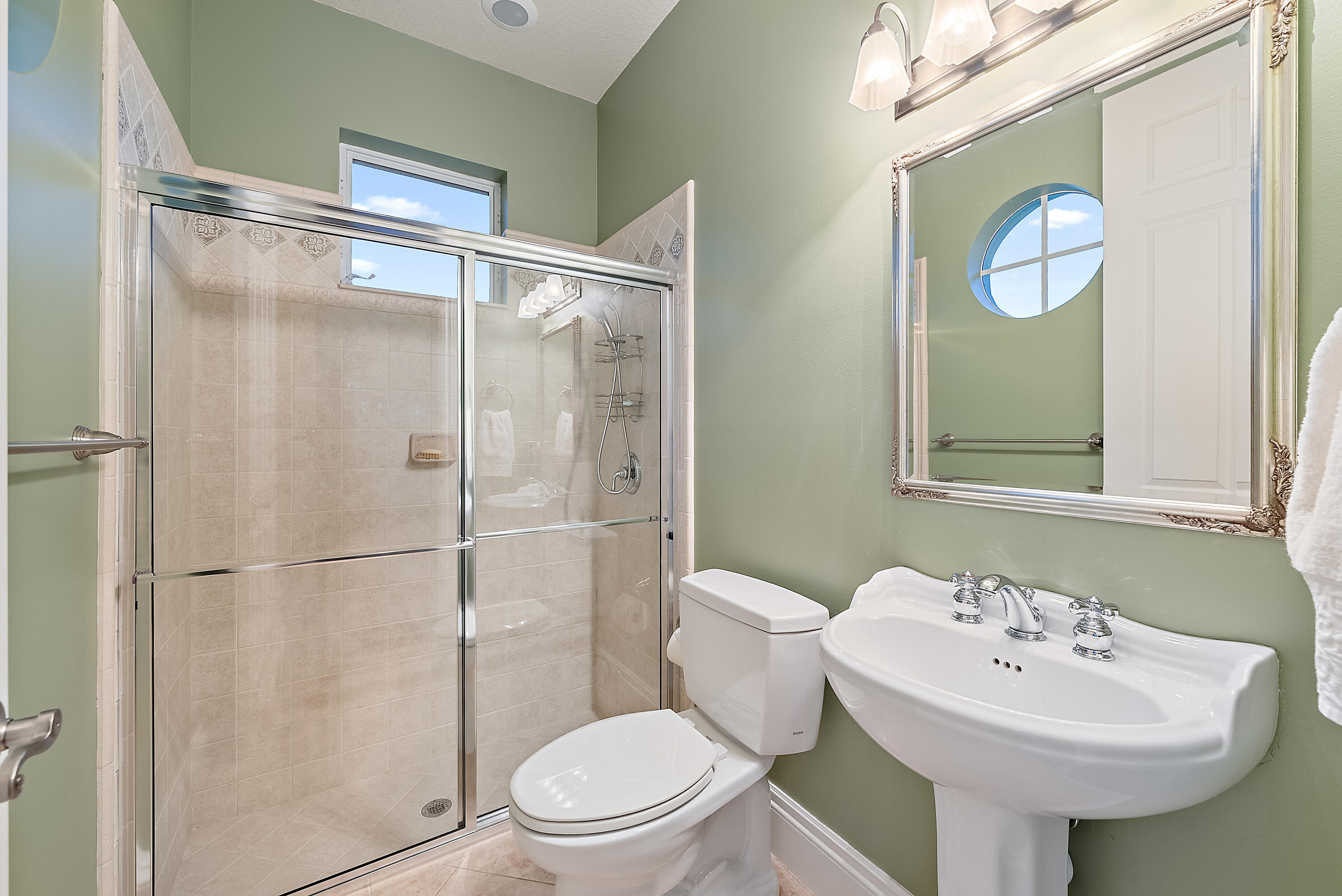 18974 Southeast Jupiter River Drive Jupiter, FL 33458 - Photo 30 of 40 18974 SE Jupiter River Dr-29