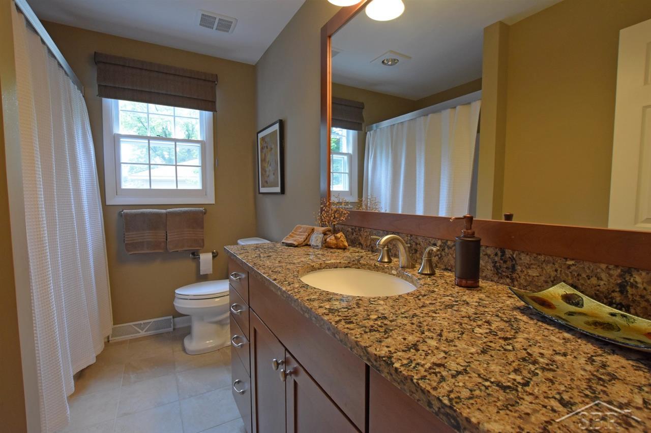 5 Benton Road Saginaw, MI 48602 - Photo 22 of 31 31355801-21.JPG