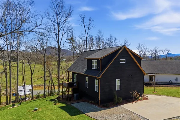 $649,900 | 784 Sneaking Creek Drive, Hayesville, NC 28904