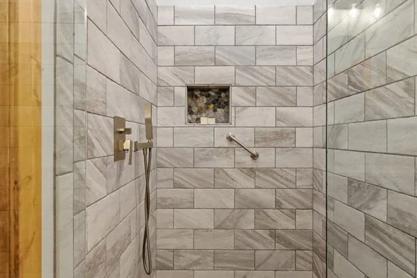 $649,900 | 784 Sneaking Creek Drive, Hayesville, NC 28904