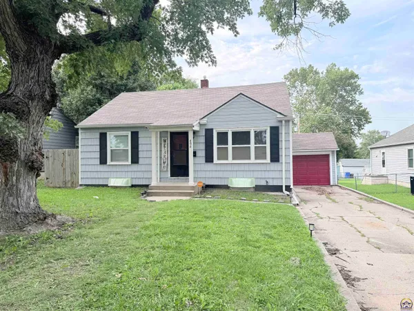 $155,000 | 406 West Ash Street, Junction City, KS 66441