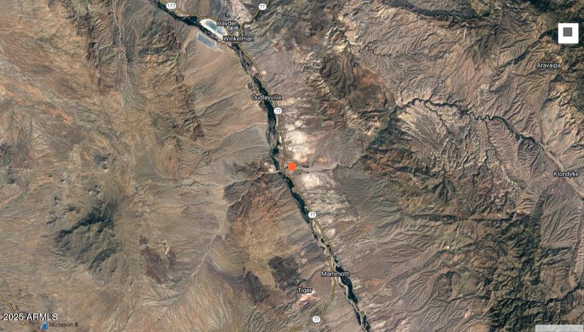 32-xx South Mesa Road Winkelman, AZ 85192 - Photo 3 of 8 a backyard of a house with lots of green space