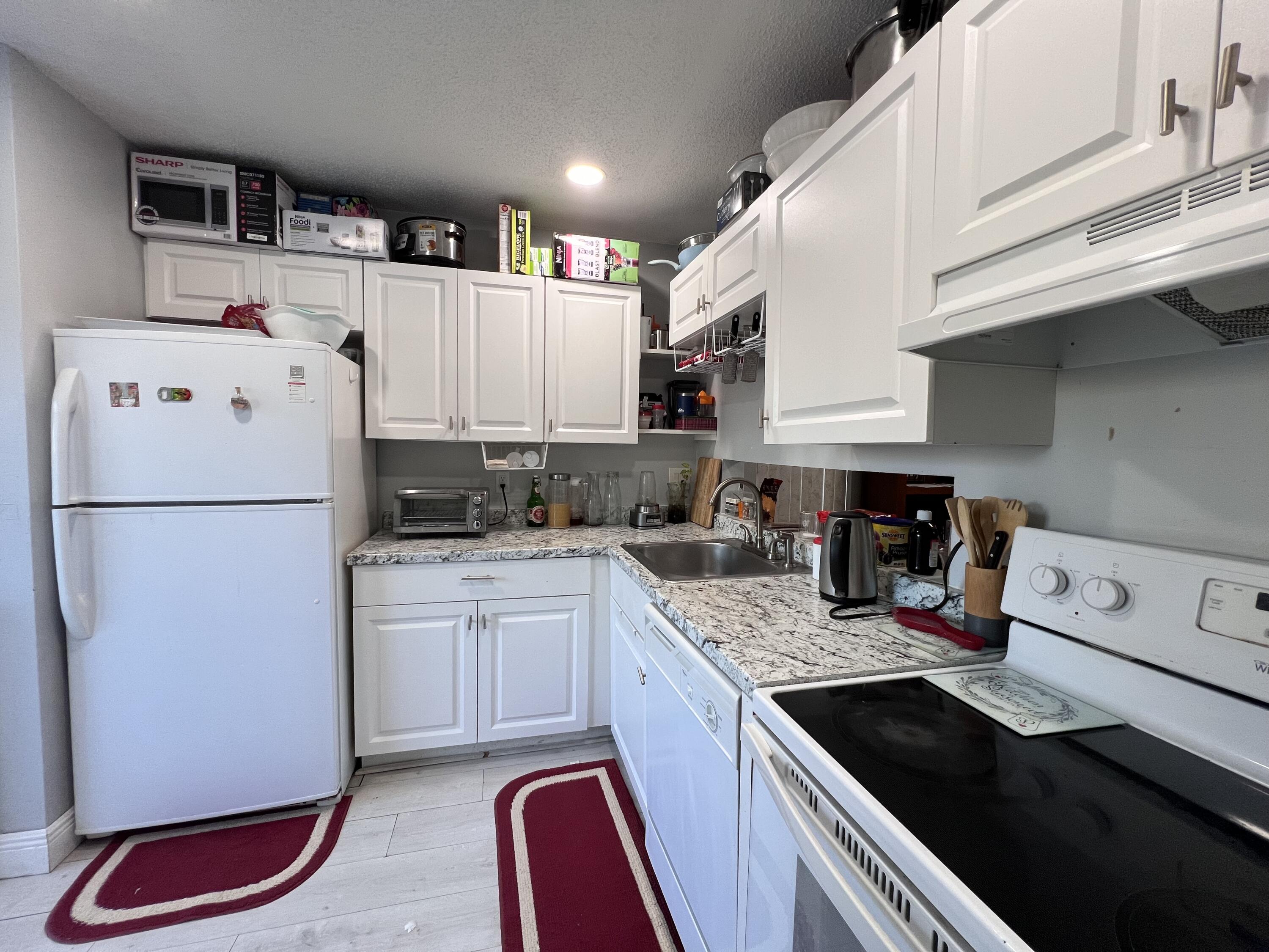 846 Banks Road, Unit 846 Pompano Beach, FL 33063 - Photo 10 of 40 IMG_5033