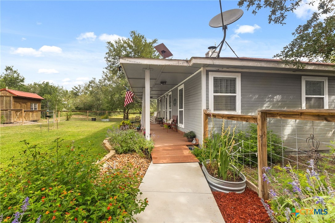 757 Jackson Road Kingsbury, TX 78638 - Photo 5 of 46