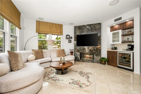 $1,750,000 | 235 Tall Oak, Irvine, CA 92603