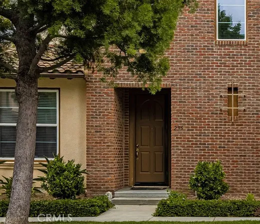 $1,750,000 | 235 Tall Oak, Irvine, CA 92603