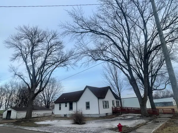 $41,400 | 200 5th Street, Walnut Grove, MN 56180