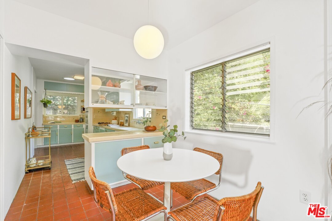 501 Sinclair Avenue Glendale, CA 91206 - Photo 10 of 20 a dining room with furniture and window
