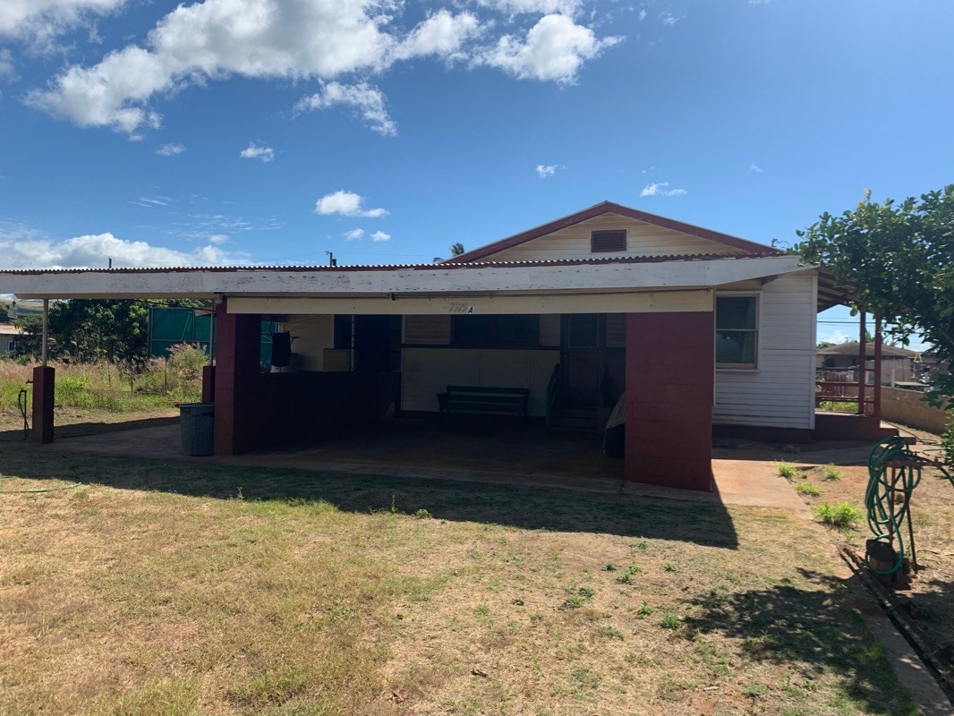 7975 Ulili Road Kekaha, HI 96752 - Photo 3 of 12 a front view of a house