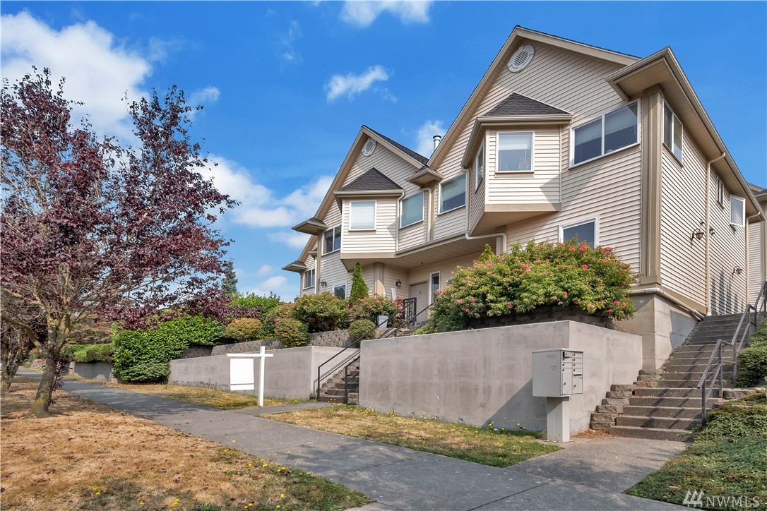 3315 Rockefeller Avenue, Unit 5 Everett, WA 98201 - Photo 1 of 23