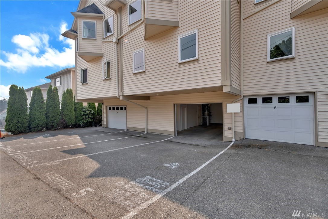 3315 Rockefeller Avenue, Unit 5 Everett, WA 98201 - Photo 2 of 23