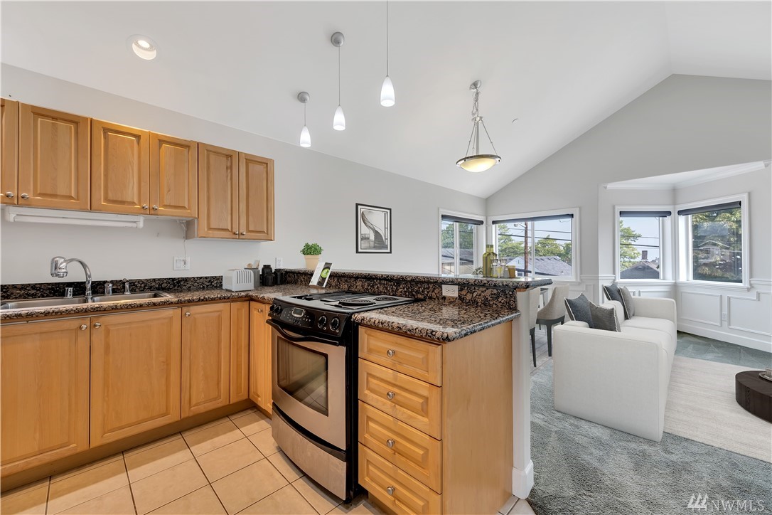 3315 Rockefeller Avenue, Unit 5 Everett, WA 98201 - Photo 9 of 23