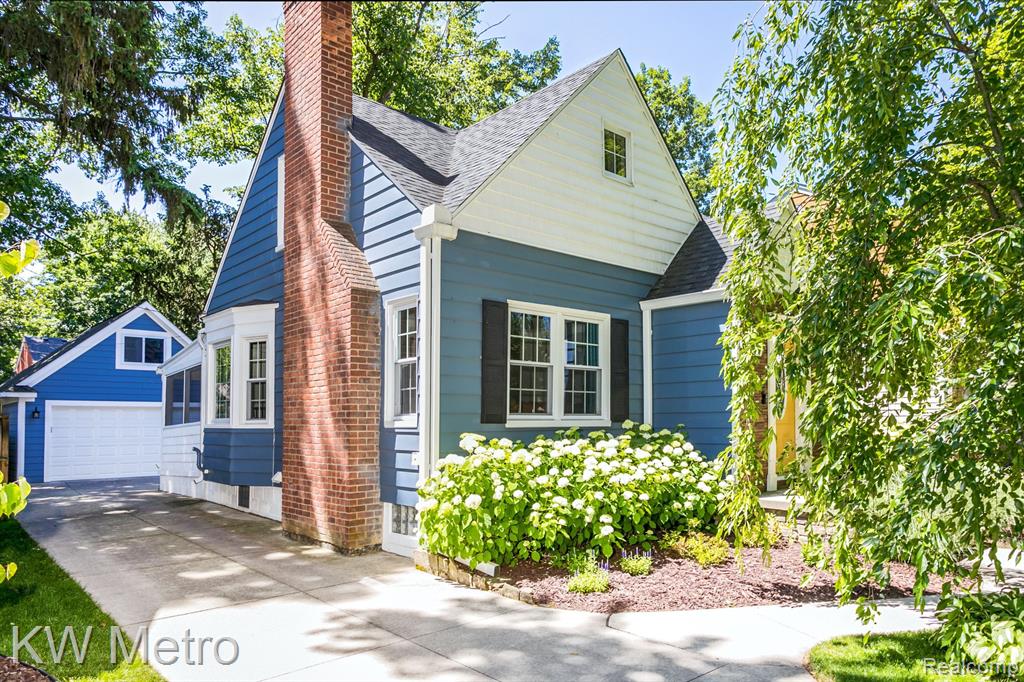 2057 Franklin Road Berkley, MI 48072 - Photo 3 of 35
