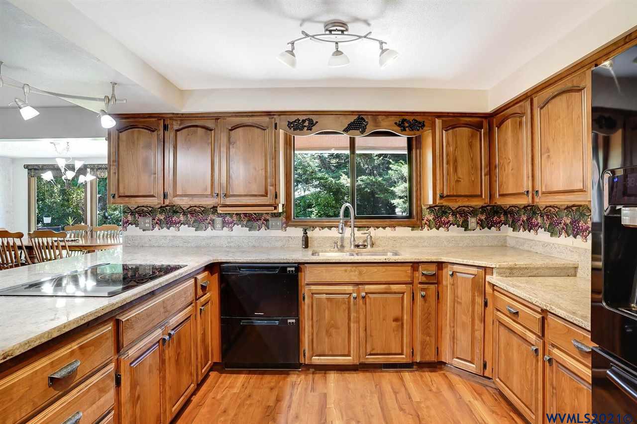 5305 Radell Court Southeast Salem, OR 97317 - Photo 16 of 42