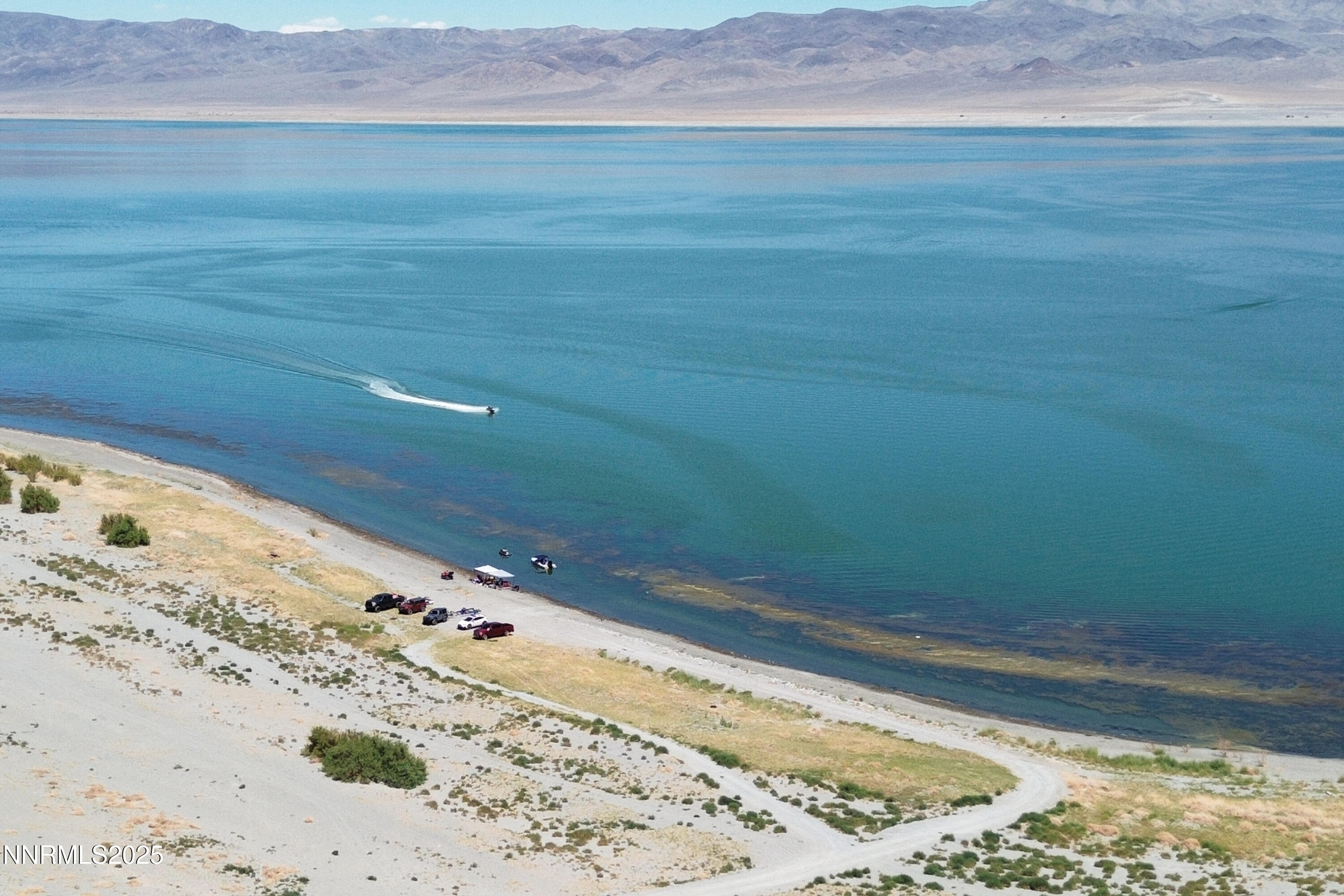 D3 Gull Drive Hawthorne, NV 89415 - Photo 7 of 7 a view of a bathtub in a bathroom