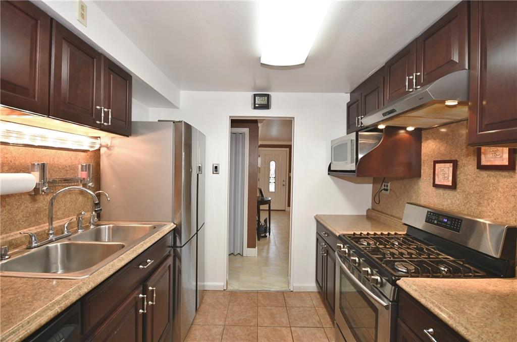 413 Grove Road Verona, PA 15147 - Photo 6 of 25 Gallery Image 6