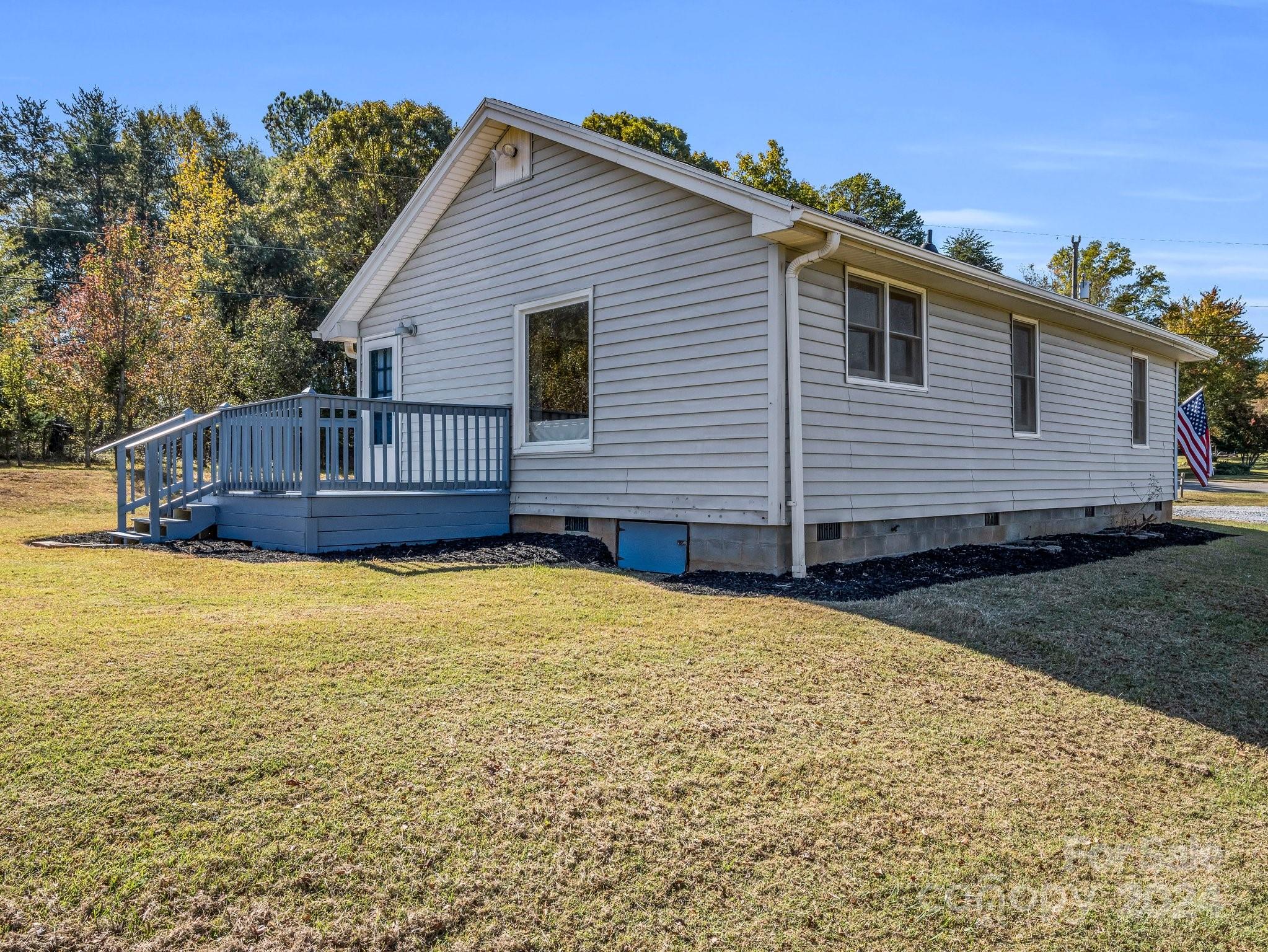 4196 Peachtree Road Inman, SC 29349 - Photo 25 of 31 a view of a backyard of the house