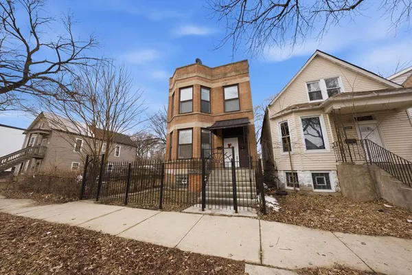 $1,750 | 7242 South May Street, Unit 2, Chicago, IL 60621