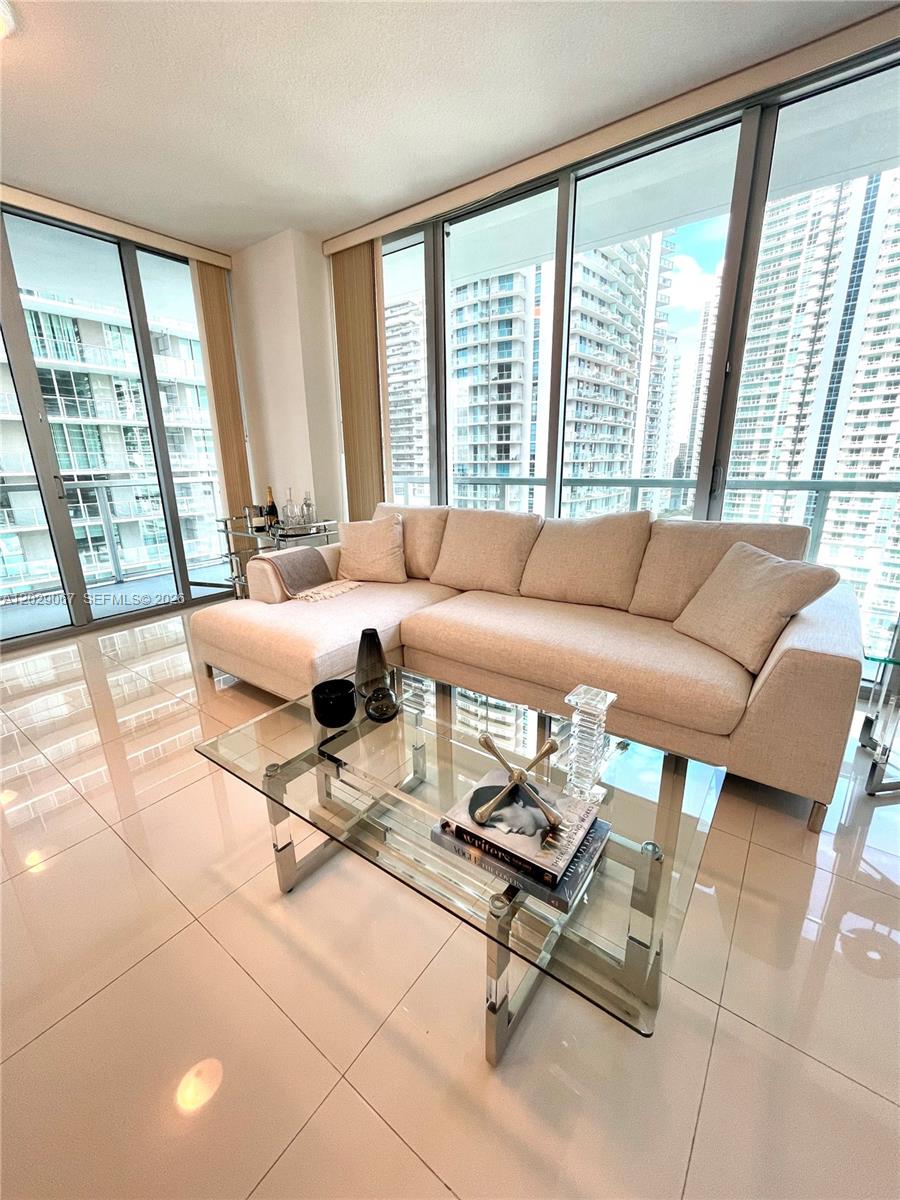 79 Southwest 12th Street, Unit 2407S Miami, FL 33130 - Photo 24 of 39