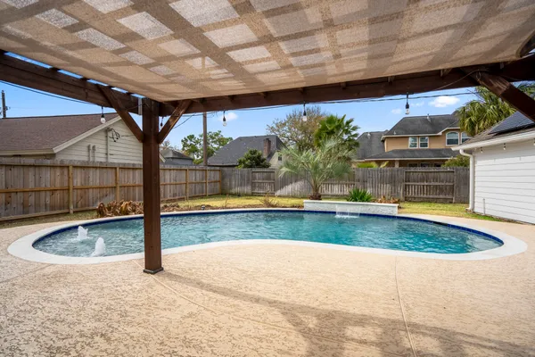 $399,500 | 16611 Brenton Oaks Drive, Spring, TX 77379