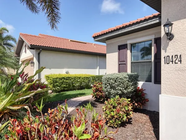 $3,000 | 10424 Crooked Creek Drive, Venice, FL 34293