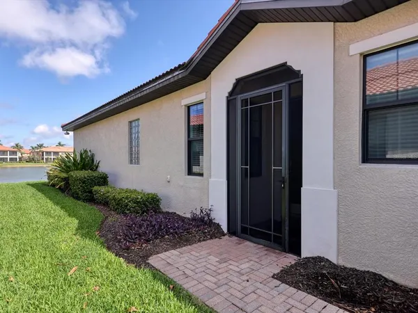 $3,000 | 10424 Crooked Creek Drive, Venice, FL 34293