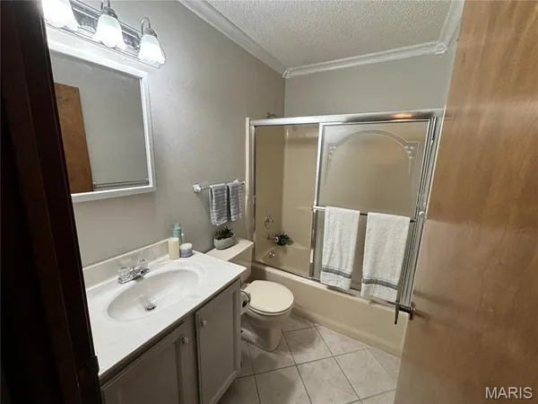 $2,000 | 1 Innsbruck Lane, Unit 1, Shiloh, IL 62221