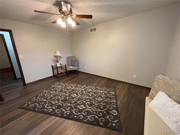 $2,000 | 1 Innsbruck Lane, Unit 1, Shiloh, IL 62221