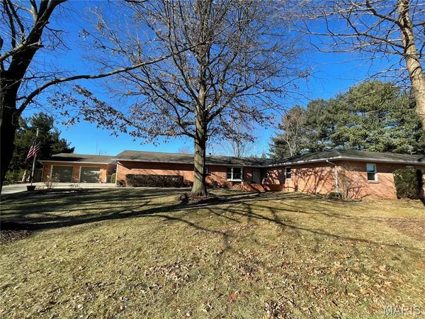 $2,000 | 1 Innsbruck Lane, Unit 1, Shiloh, IL 62221